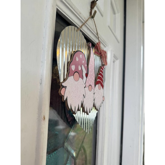 10” Galvanized Metal HeartTrio of Gnomes Valentines Day Sign Home Decor - Picture 4 of 5